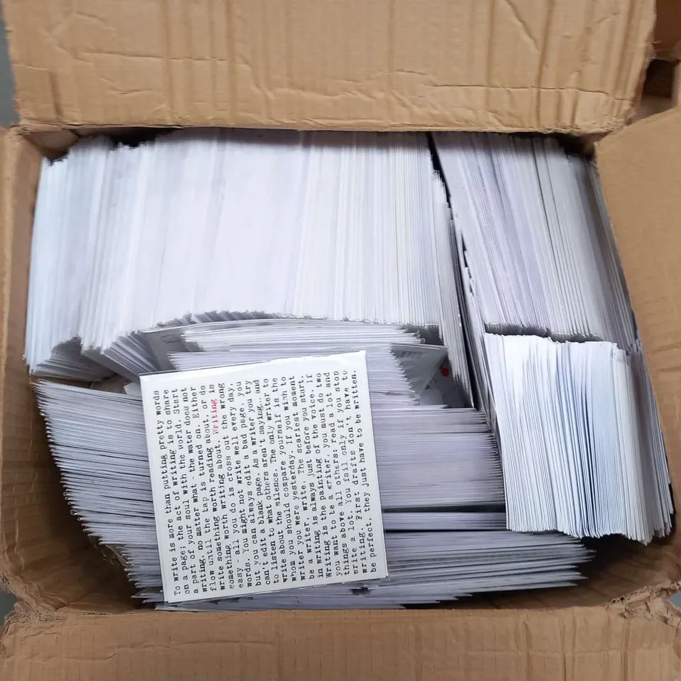 LARGE QUANTITY OF ASSORTED GREETING CARDS