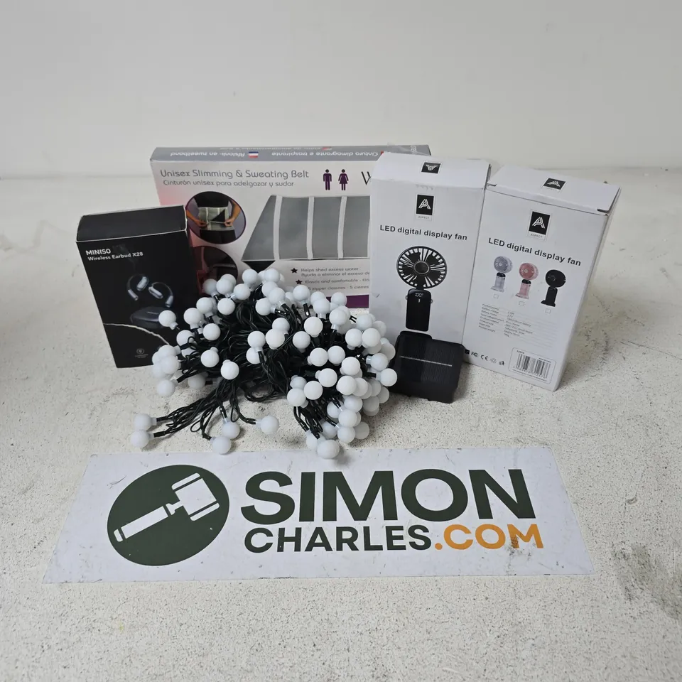 APPROXIMATELY 15 ASSORTED ITEMS TO INCLUDE LED MINI FAN, STRING LIGHTS, UNISEX SLIMMING & SWEATING BELT, ETC