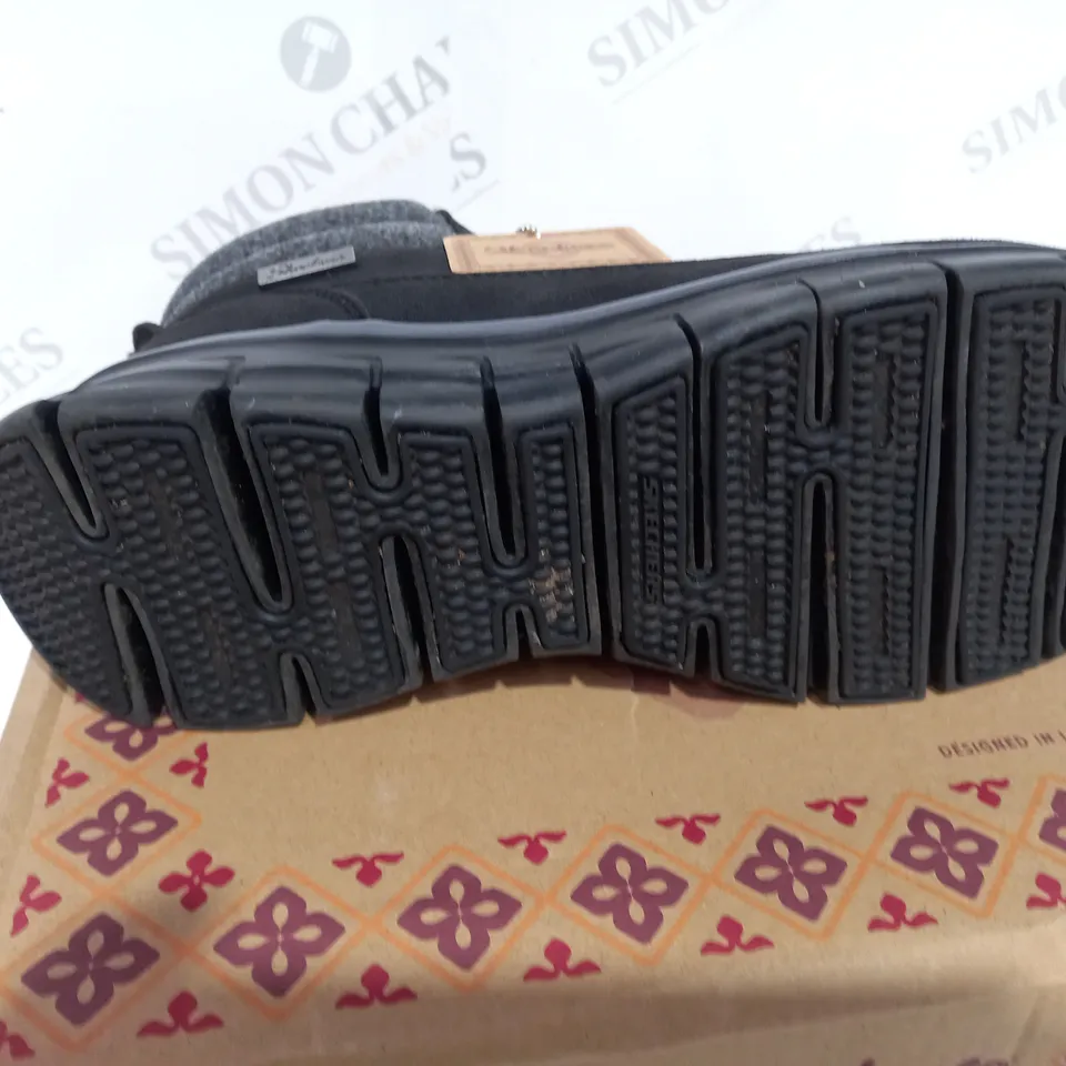 BOOTS SKECHERS SYNERGY WARM TECH BOOTS, BLACK - SIZE 5.5