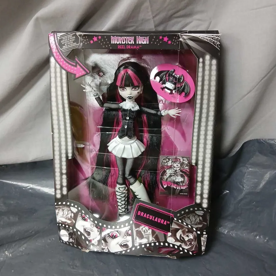 MONSTER HIGH DRACULAURA DOLL – BOXED