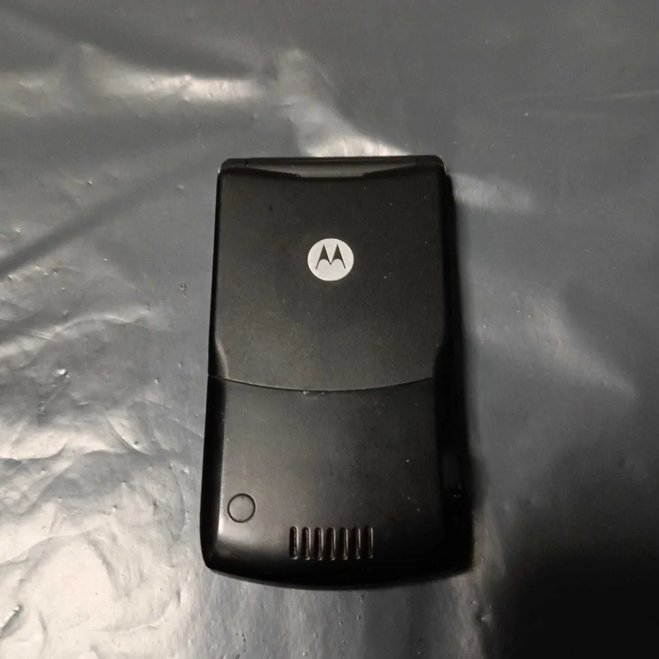 MOTOROLA FLIP PHONE – BLACK