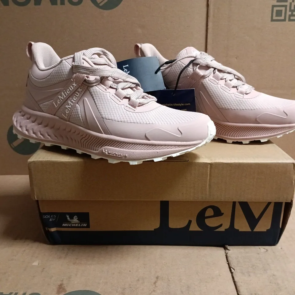 BOXED PAIR OF LE MIEUX TRAX VIVA WATERPROOF TRAINERS IN PINK SIZE UK 3