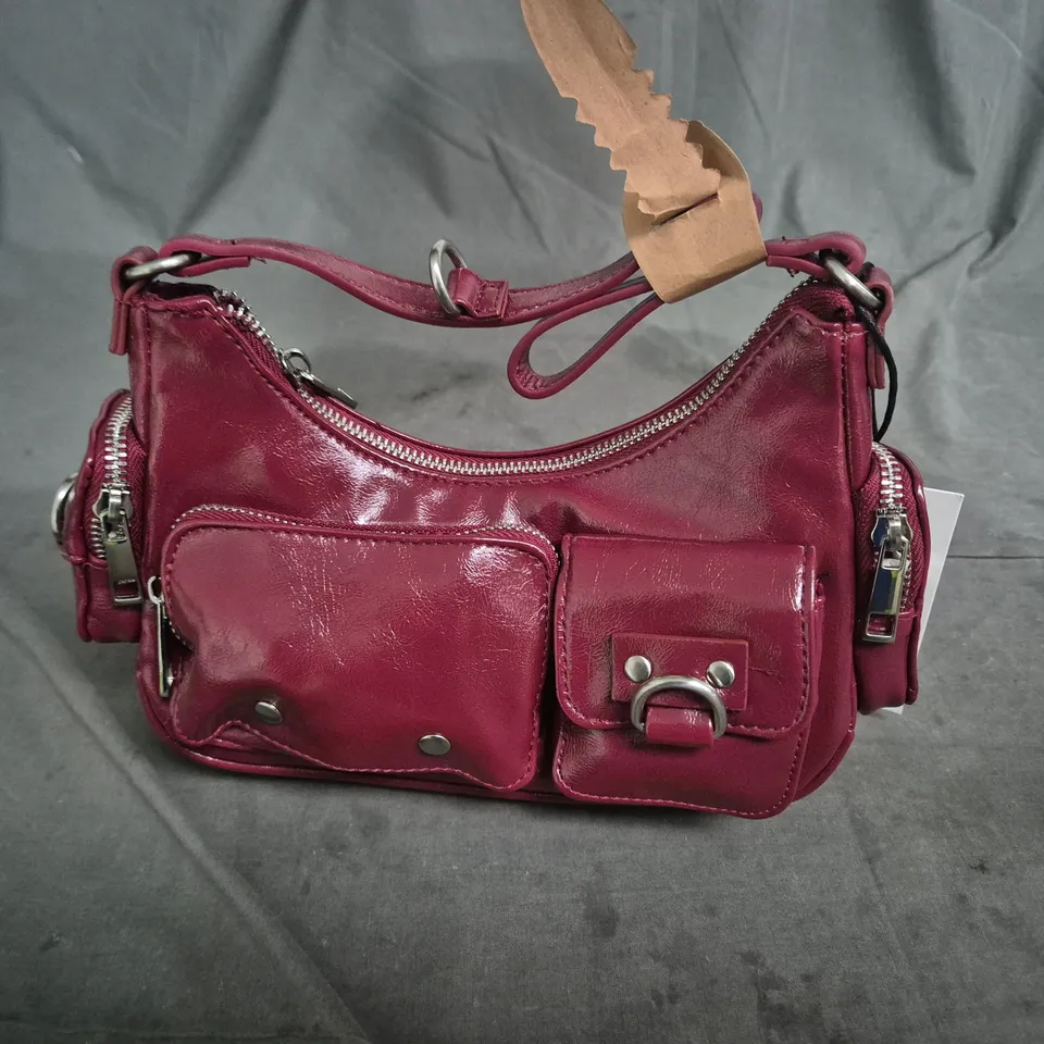 BERSHKA BURGUNDY PATENT LEATHER SHOULDER BAG – ONE SIZE