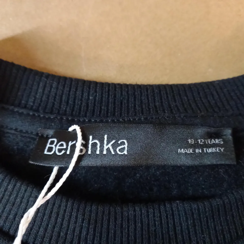 BERSHKA BLACK WITH PRINT JUMPER - SIZE 10-12 YEARS 