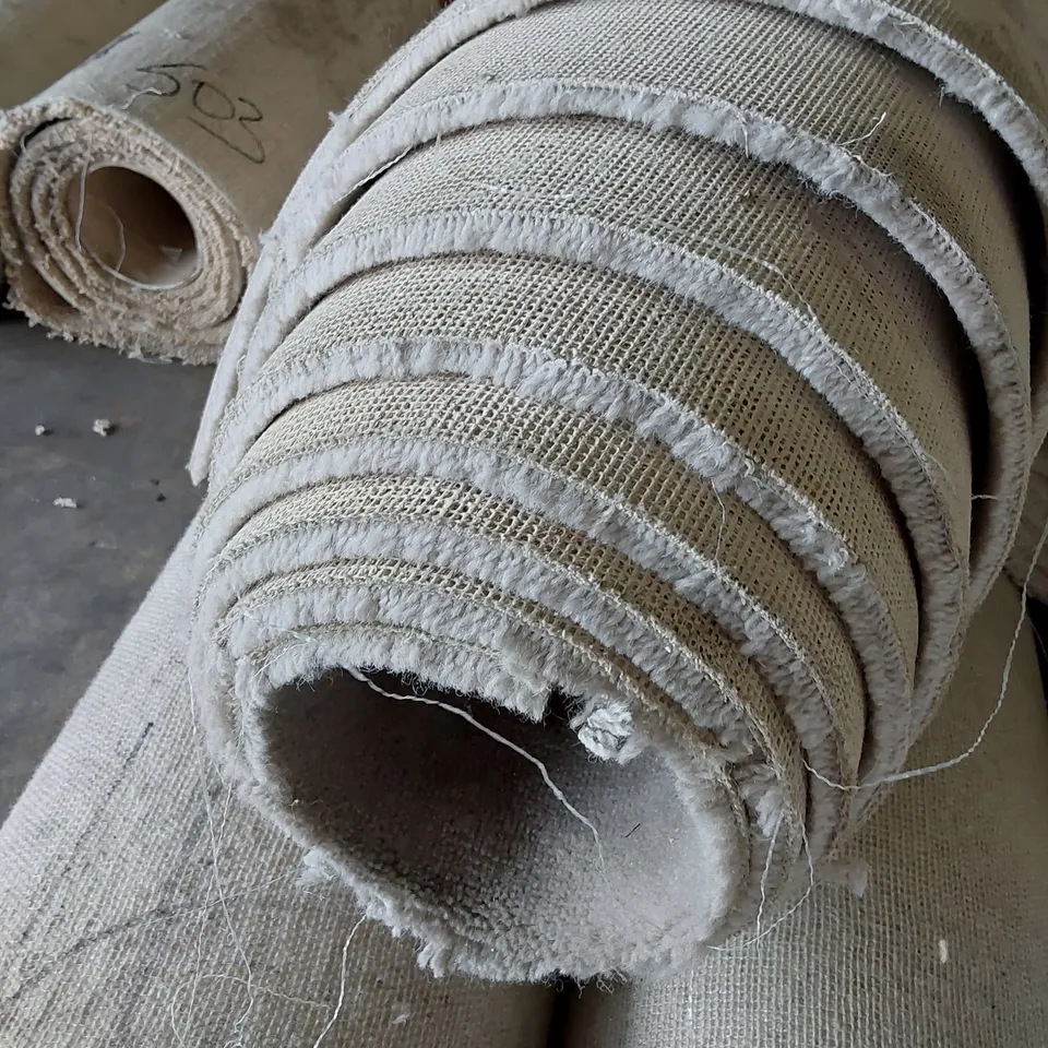 ROLL OF QUALITY ROYAL VELVET HEMWOOD CARPET 4.1×5M