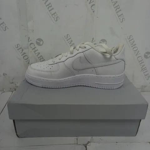 BOXED WHITE AIR FORCE TRAINERS SIZE 6 YR