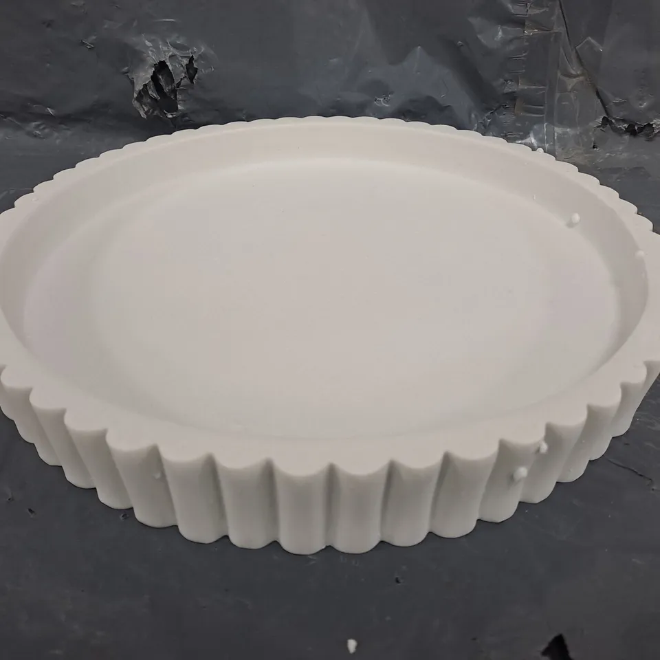 UNBRANDED PIE DISH IN WHITE