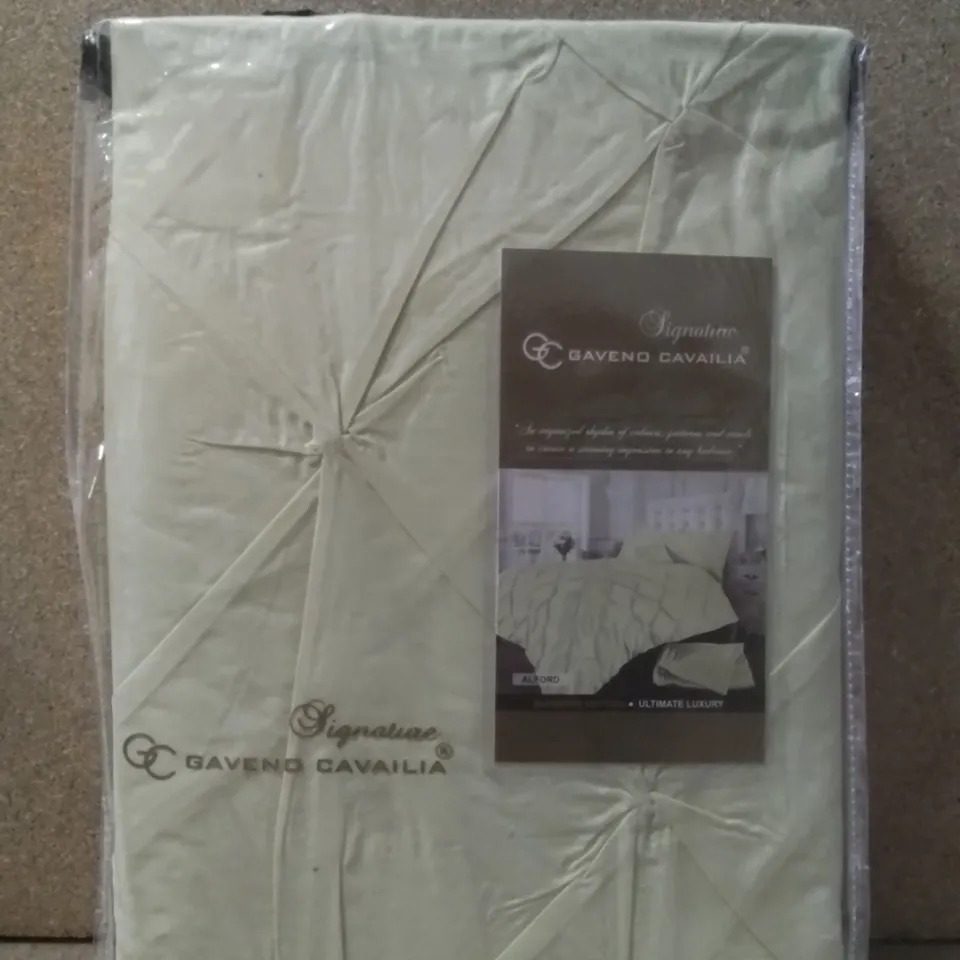 BRAND NEW GAVENO CAVAILA KINGSIZE DUVET SET - ALFORD/ LIME