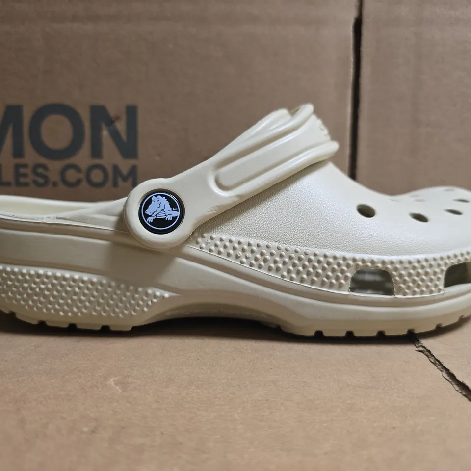 BOXED PAIR OF CROCS CLASSIC CLOGS IN VANILLA MILK SIZE UK M4/W5