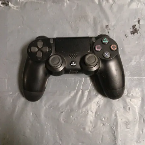 SONY PLAYSTATION 4 CONTROLLER IN BLACK 