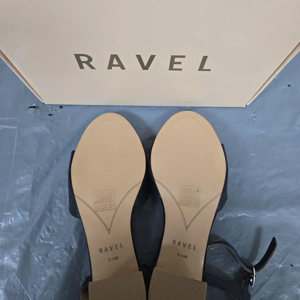 RAVEL BLACK LEATHER SANDALS, UK 7 (EU 40)