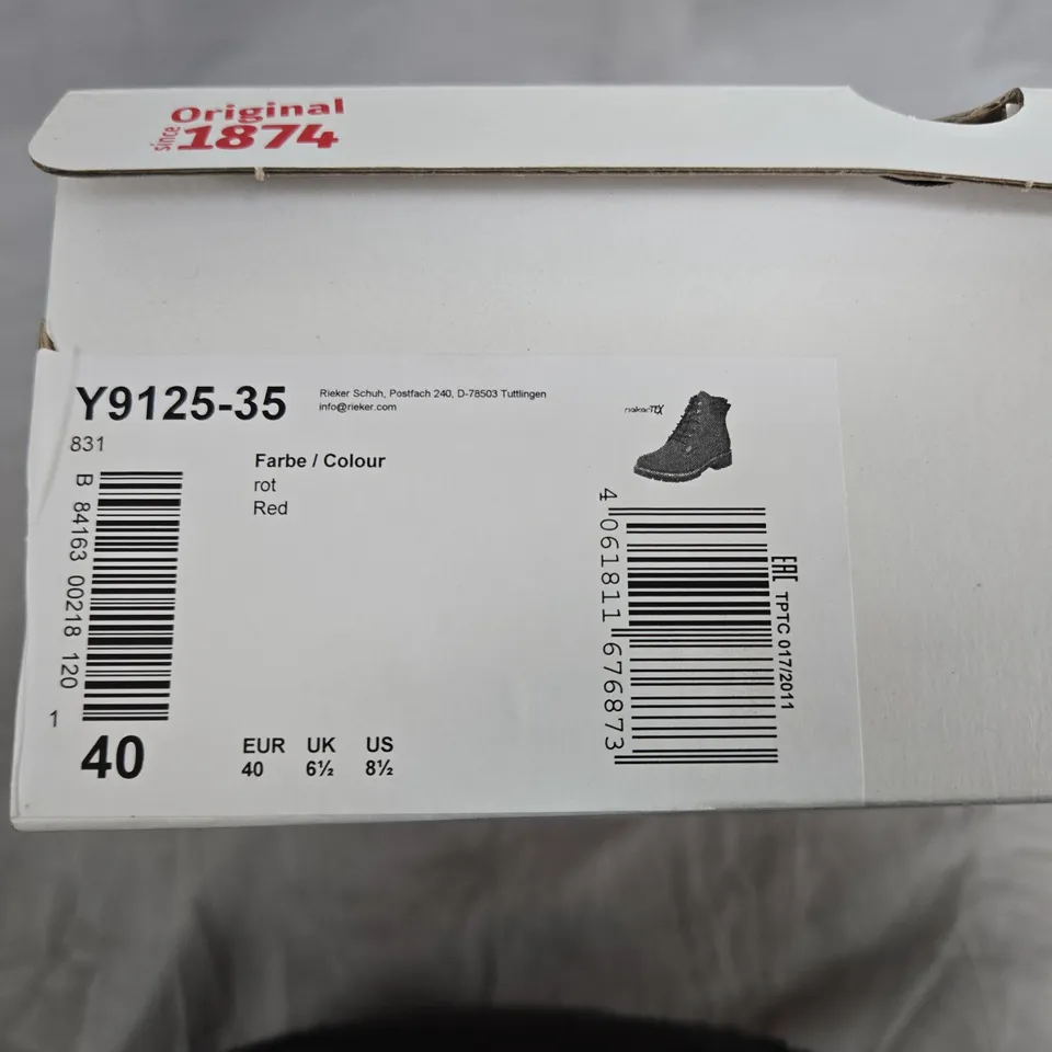 BOXED PAIR OF RIEKER BURGUNDY LEATHER ANKLE BOOTS – UK 6½ (EU 40)