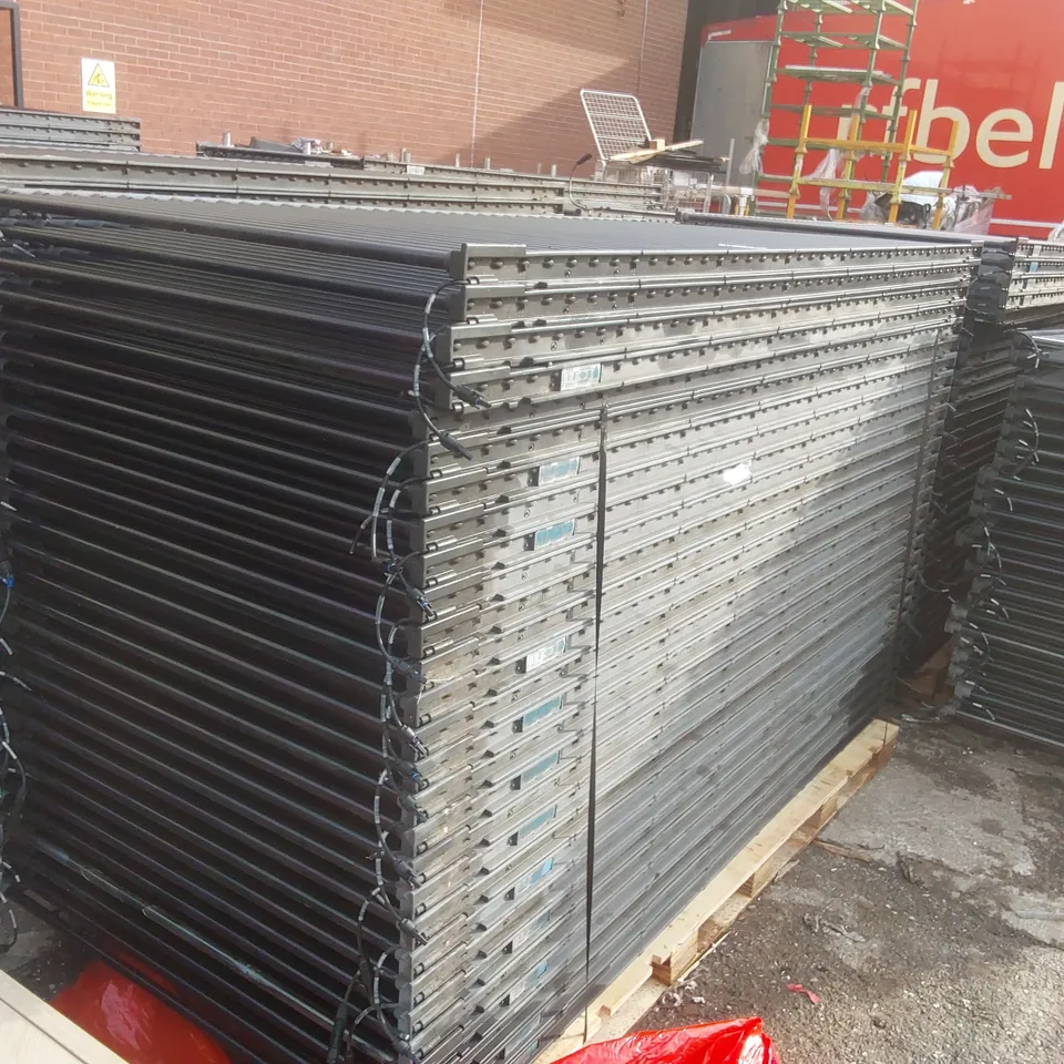 PALLET CONTAINING A LARGE QUANTITY OF SOLAR PANELS 