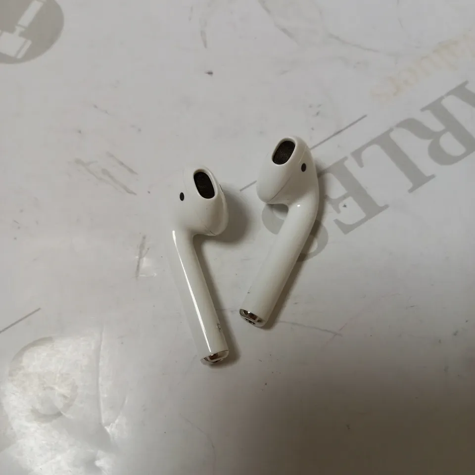 APPLE AIRPODS