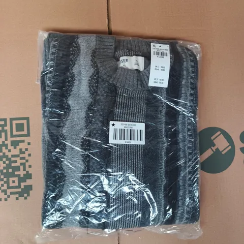 BAGGED HOLLISTER JUMPER IN GREY SIZE XL