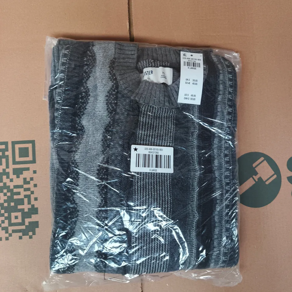 BAGGED HOLLISTER JUMPER IN GREY SIZE XL