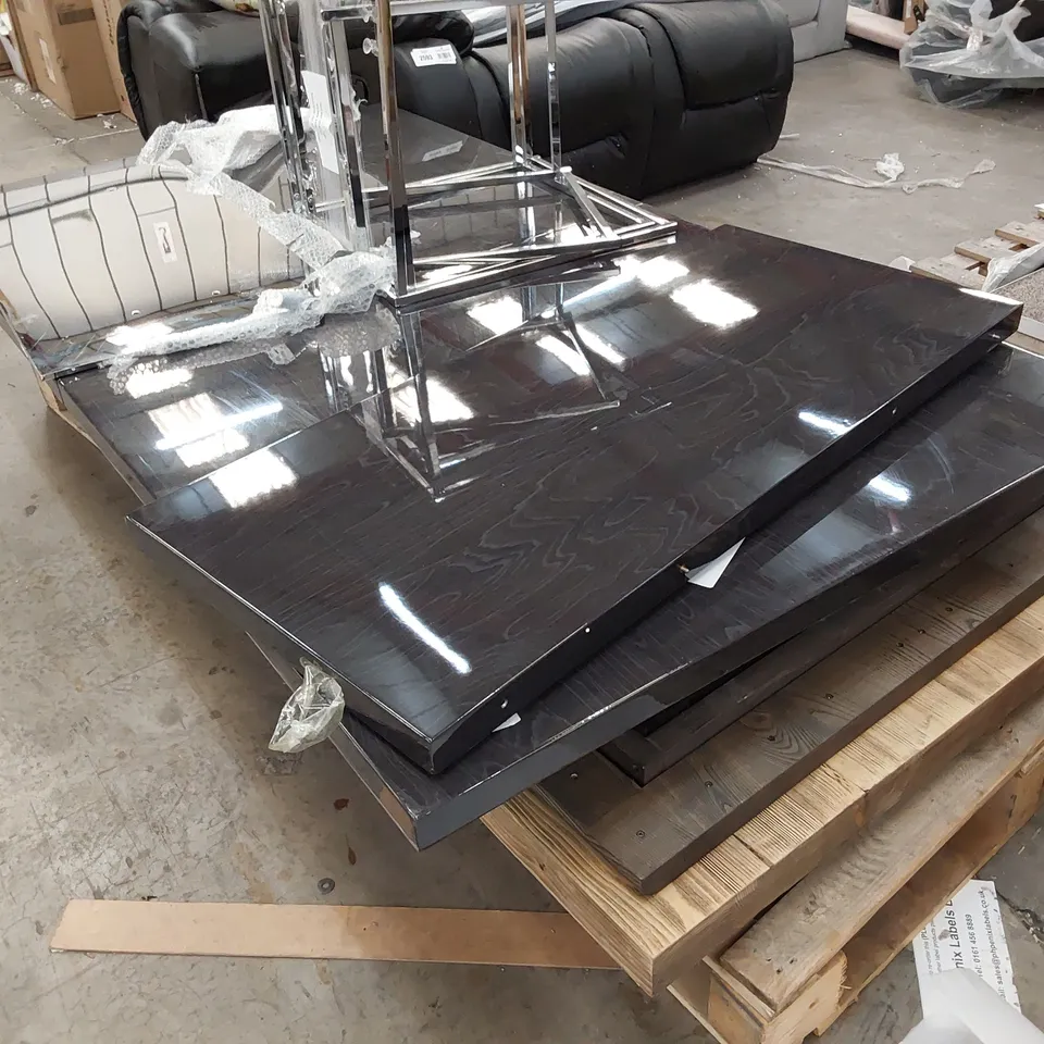 PALLET OF FURNITURE PARTS, THREE TABLE TOPS, CHROME NEST OF 3 TABLES FRAMES, & METAL MIRRORED PANEL