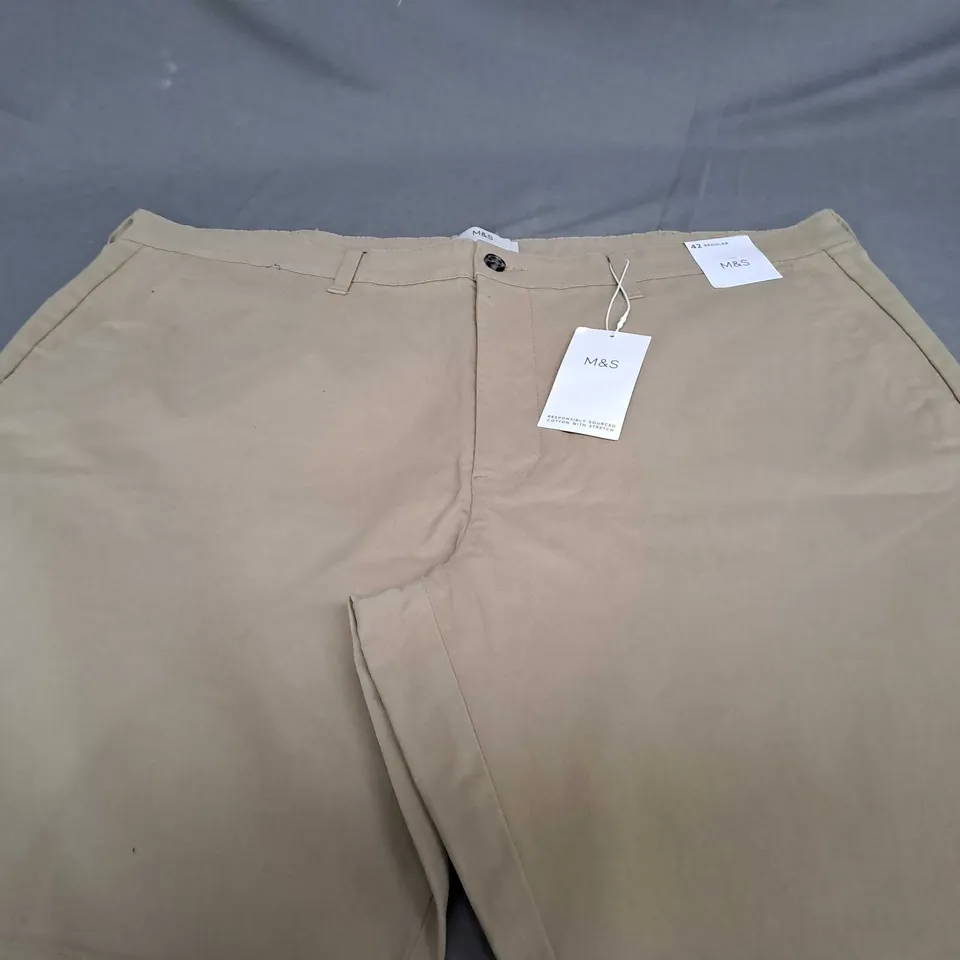 M&S BEIGE SHORTS - SIZE REGULAR 42