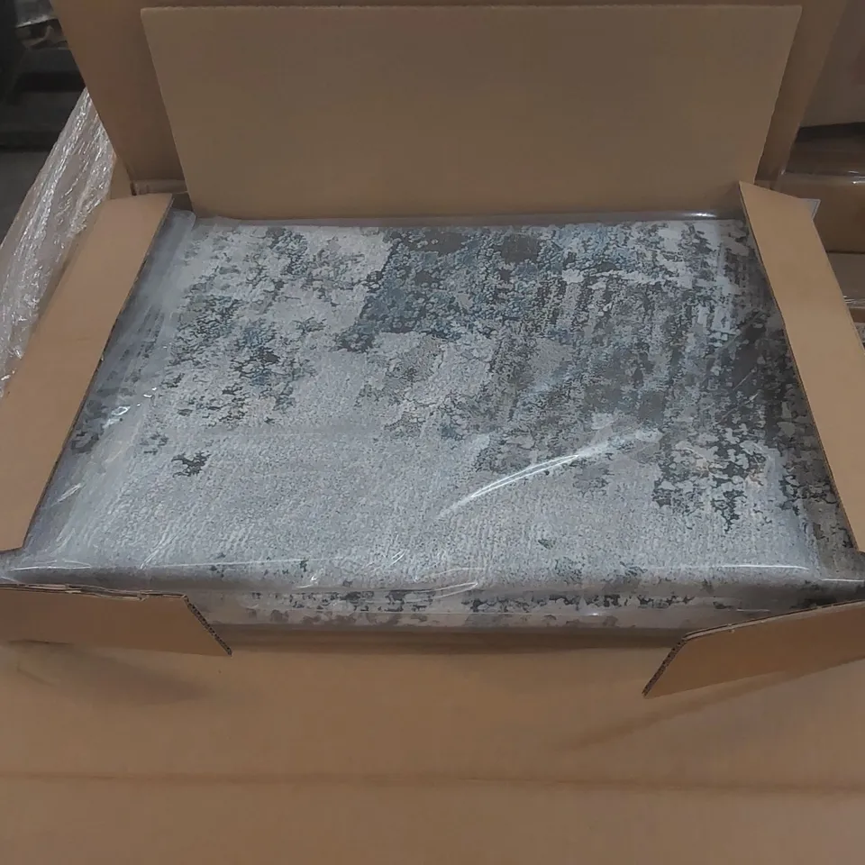 PALLET CONTAINING A VERY LARGE QUANTITY OF ASSORTED BRAND NEW SMALL RUGS