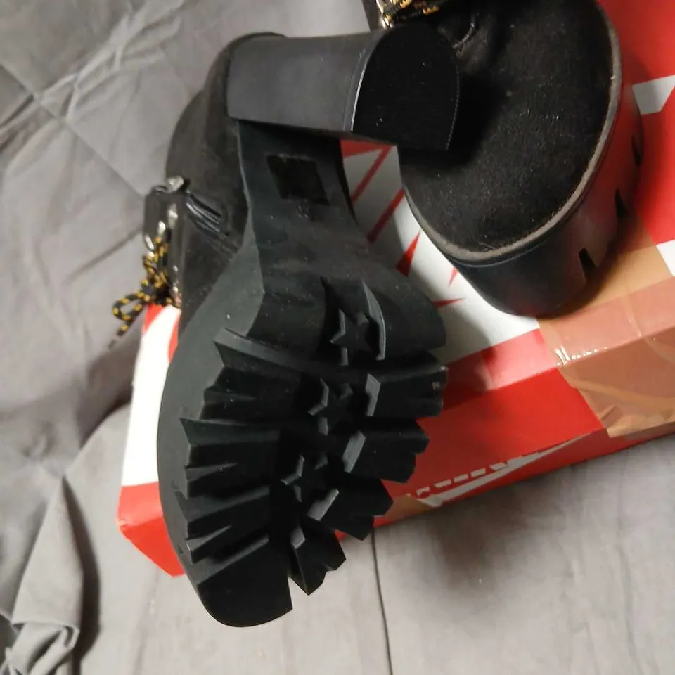 TRUFFLE COLLECTION WOMEN'S BLACK SUEDE ANKLE BOOTS WITH LUG SOLE AND ZIP SIZE 5