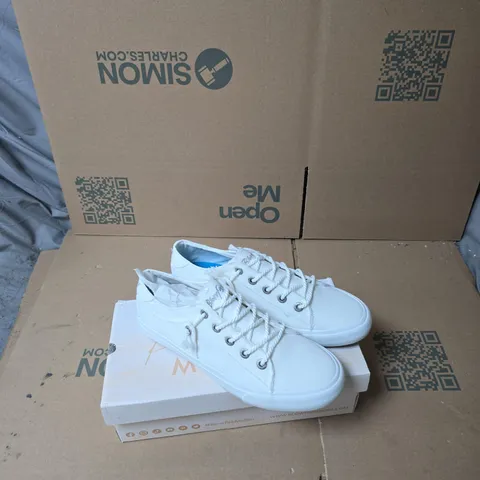 BLOWFISH MALIBU WHITE LOW-TOP SNEAKERS UK 7