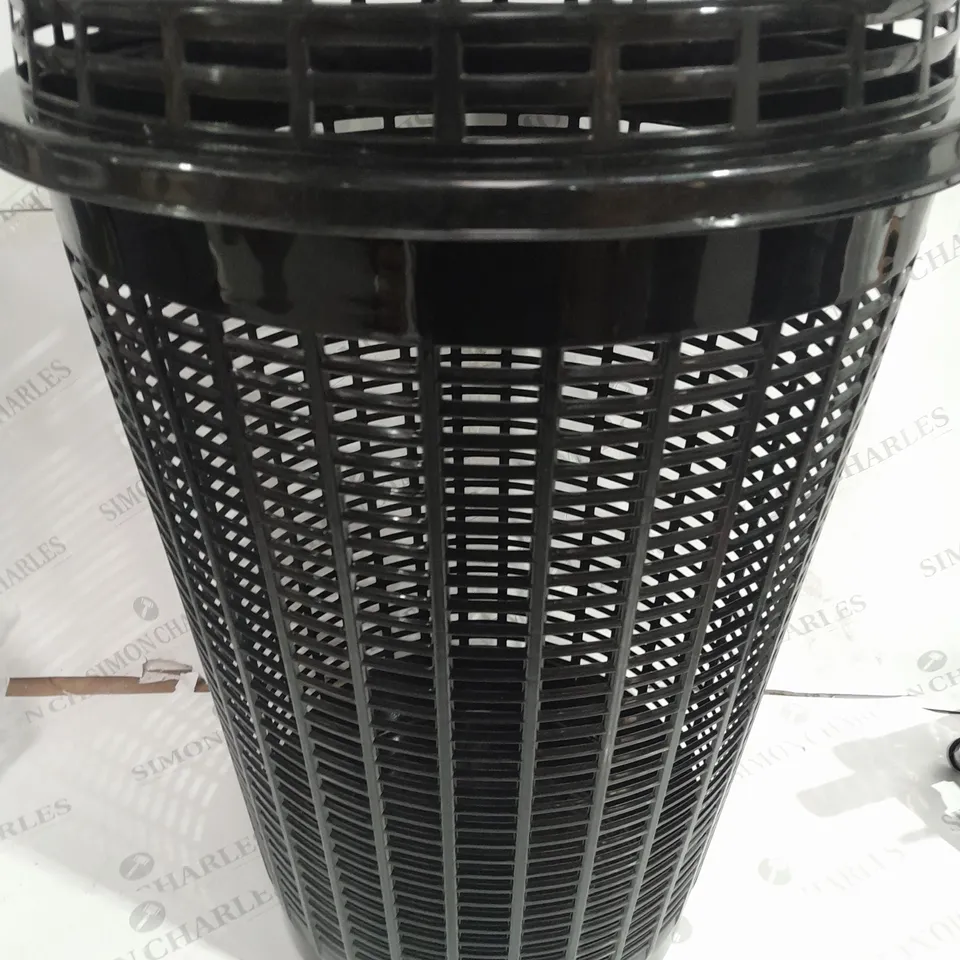 BLACK PLASTIC WASH BASKET