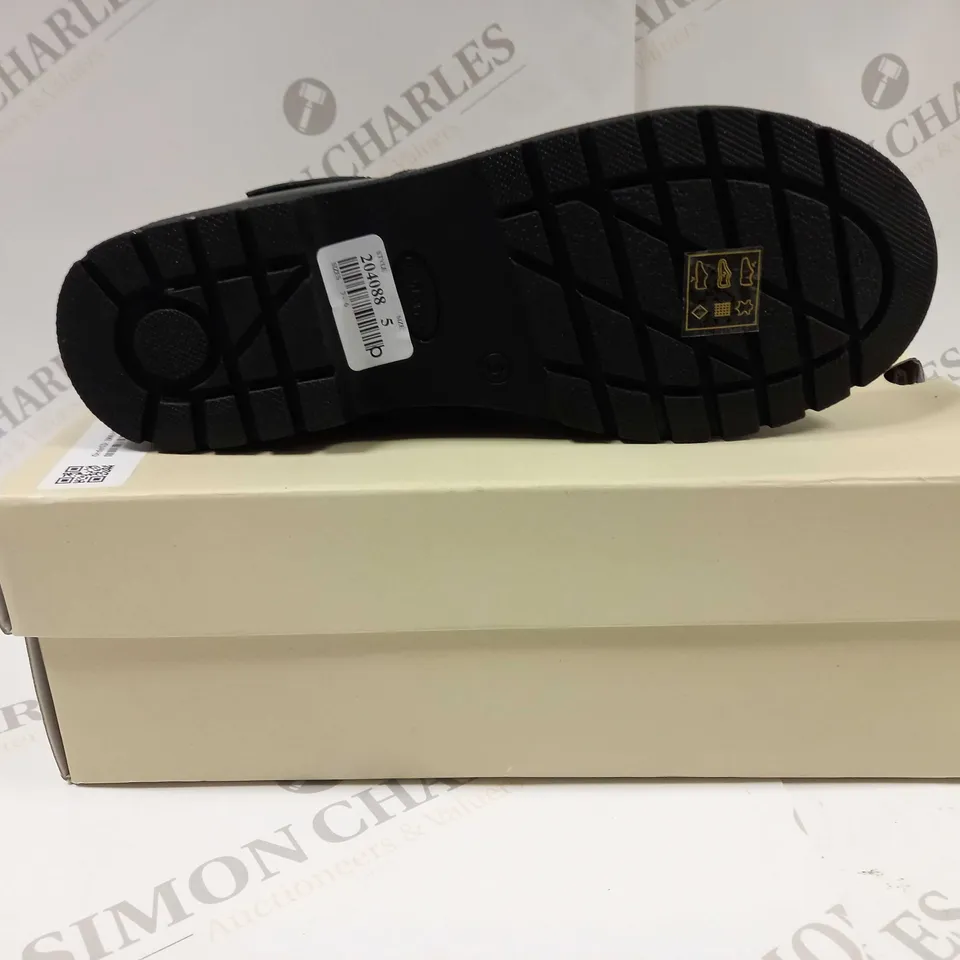 BOXED PAIR OF HUSH PUPPIES GRACIE PATENT SHOES UK SIZE 5 