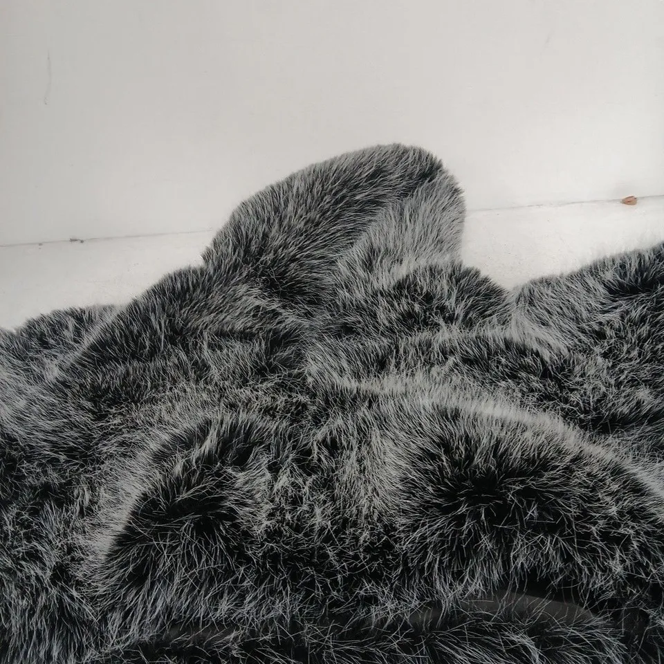 EGO GREY COAT WITH FUR TRIM – WOMEN'S OUTERWEAR