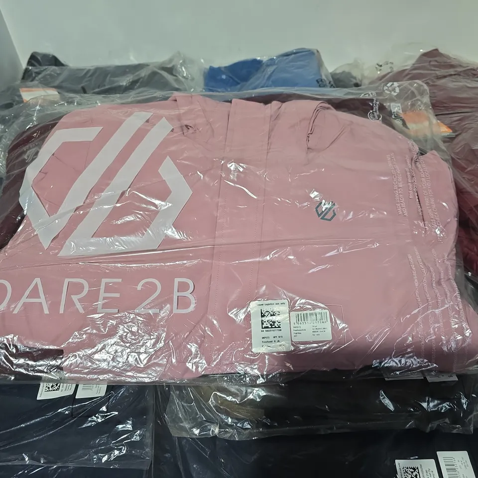 LOT OF APPROXIMATELY 24 ASSORTED BRAND NEW REGATTA AND DARE2BE CLOTHING ITEMS