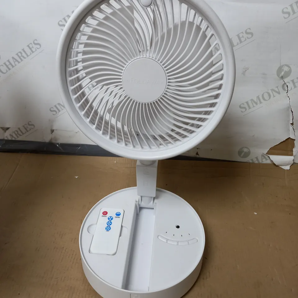 BELL & HOWELL OSCILLATING FOLDING RECHARGEABLE FAN IN WHITE