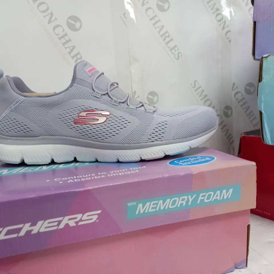 SKETCHERS MEMORY FOAM TRAINERS SIZE 8