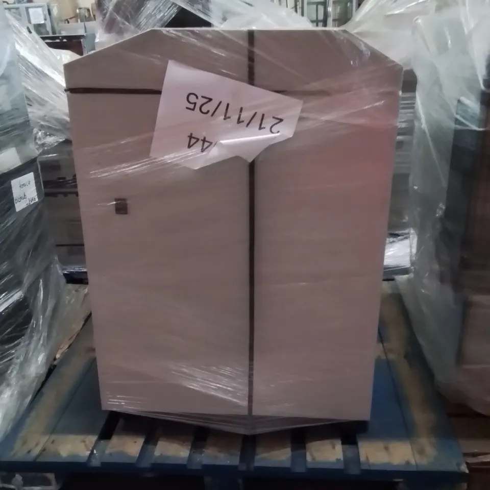 PALLET CONTAINING PRINTER