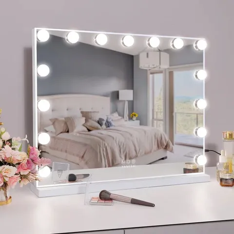 BOXED KEUNA RECTANGULAR LED METAL MIRROR