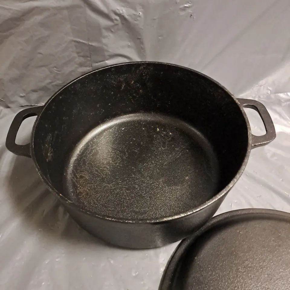 AMAZON BASICS CAST IRON CASSEROLE DISH IN BLACK - COLLECTION ONLY
