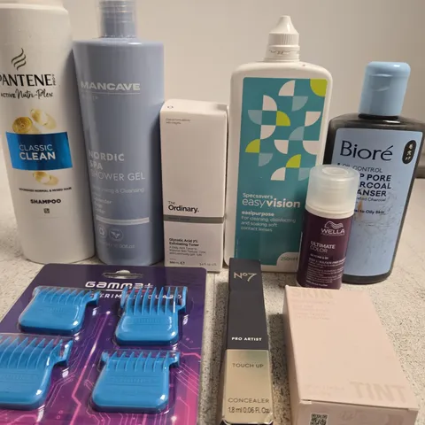 APPROX 12 ASSORTED BEAUTY PRODUCTS TO INCLUDE PANTENE SHAMPOO, MANCAVE SHOWER GEL, NO7 CONCEALER, ETC
