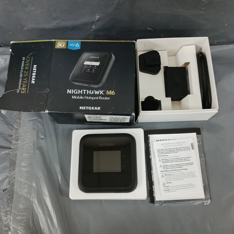 BOXED NETGEAR NIGHTHAWK M6 MOBILE HOTSPOT ROUTER 