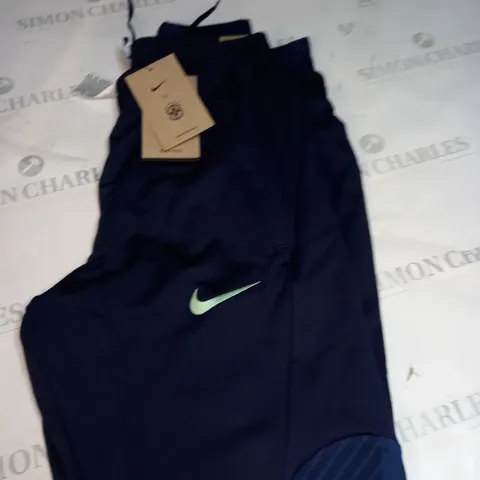 NIKE BRAZIL FC TRAINING PANTS SIZE M