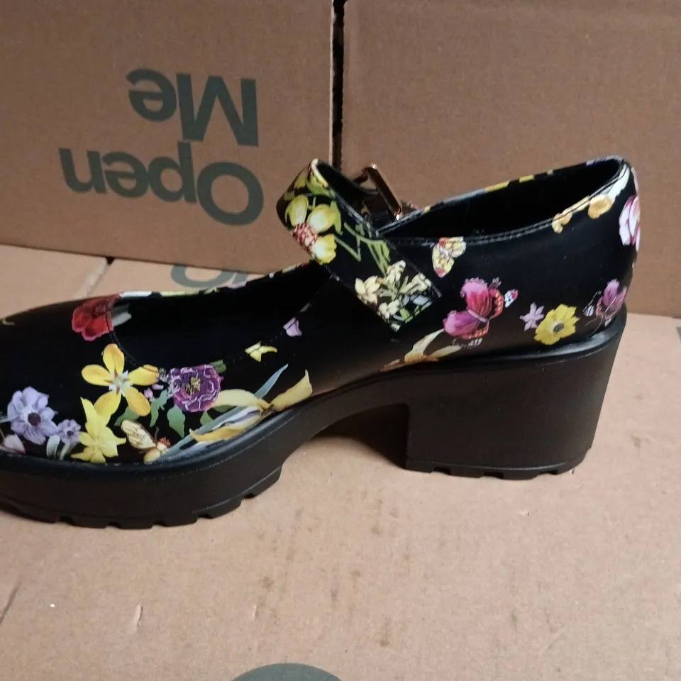 BOXED KOI TIRA MARY JANE SHOES IN FLORAL - UK 7