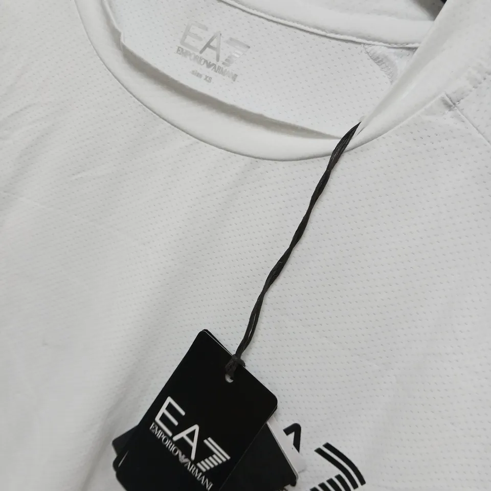 EA7 EMPORIO ARMANI EAGLE SLEEVE TEE IN WHITE - XS