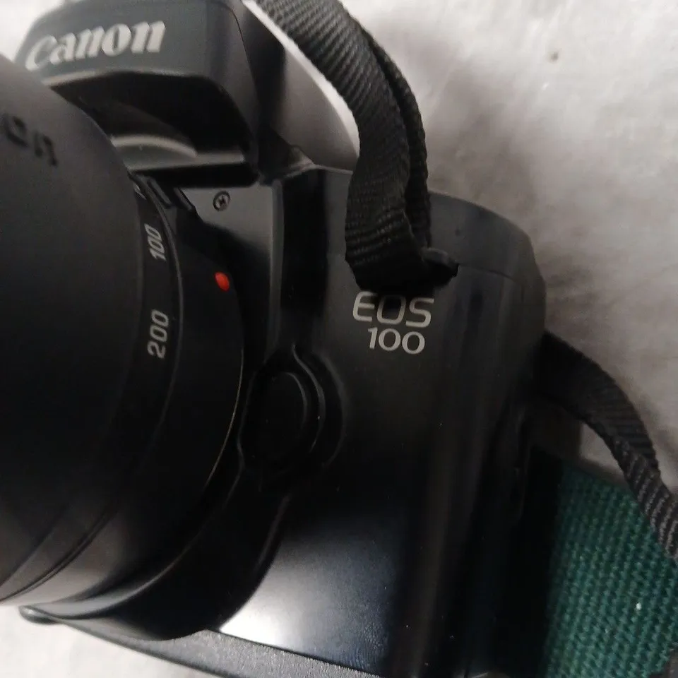 CANON EOS 100 35MM FILM SLR CAMERA WITH ZOOM LENS