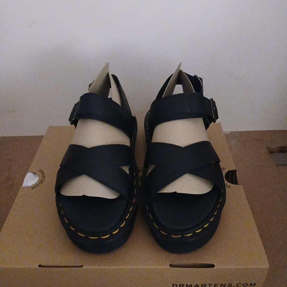 DR. MARTENS VOSS II SANDALS - BLACK (EU 39) UK 6
