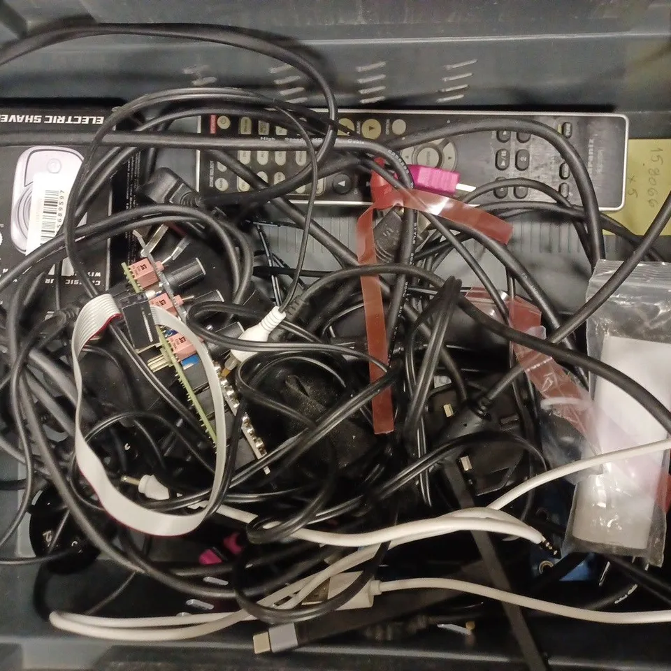 BOX OF APPROX 20 ASSORTED ELECTRICAL ITEMS TO INCLUDE SKY REMOTE, VARIOUS PHONE CHARGERS, HDMI LEADS, ETC. 