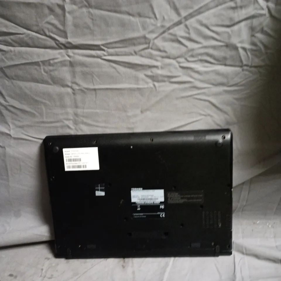 TOSHIBA SATELLITE PRO R40-C LAPTOP – BLACK