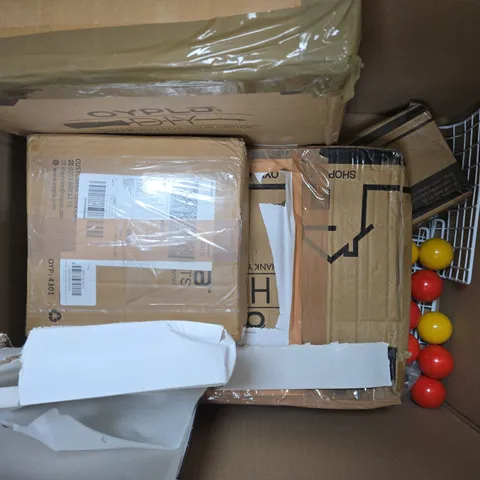BOX OF APPROXIMATELY 5 ASSORTED HOUSEHOLD ITEMS TO INCLUDE SNOOKER SET, ETC - COLLECTION ONLY