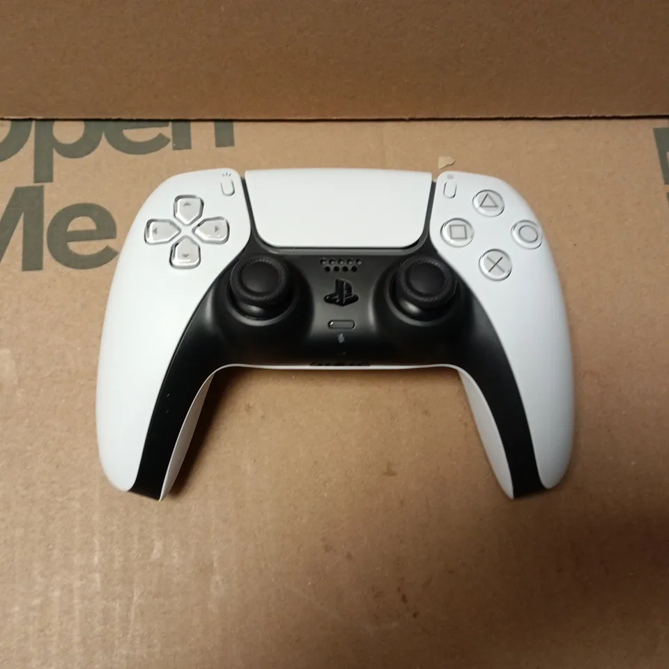 BOXED SONY PLAYSTATION DUALSENSE WIRELESS CONTROLLER
