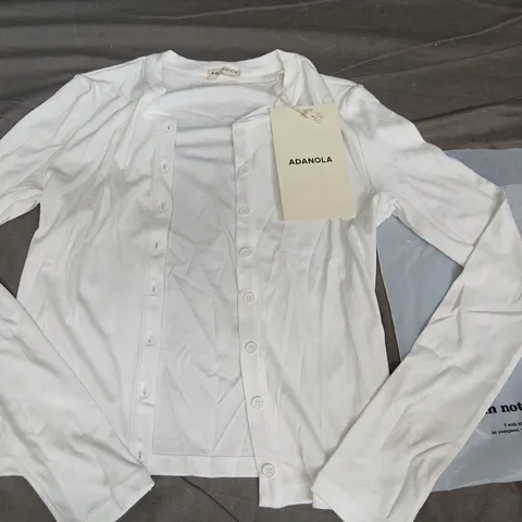 ADANOLA LONG SLEEVE BUTTON UP WHITE TOP - M