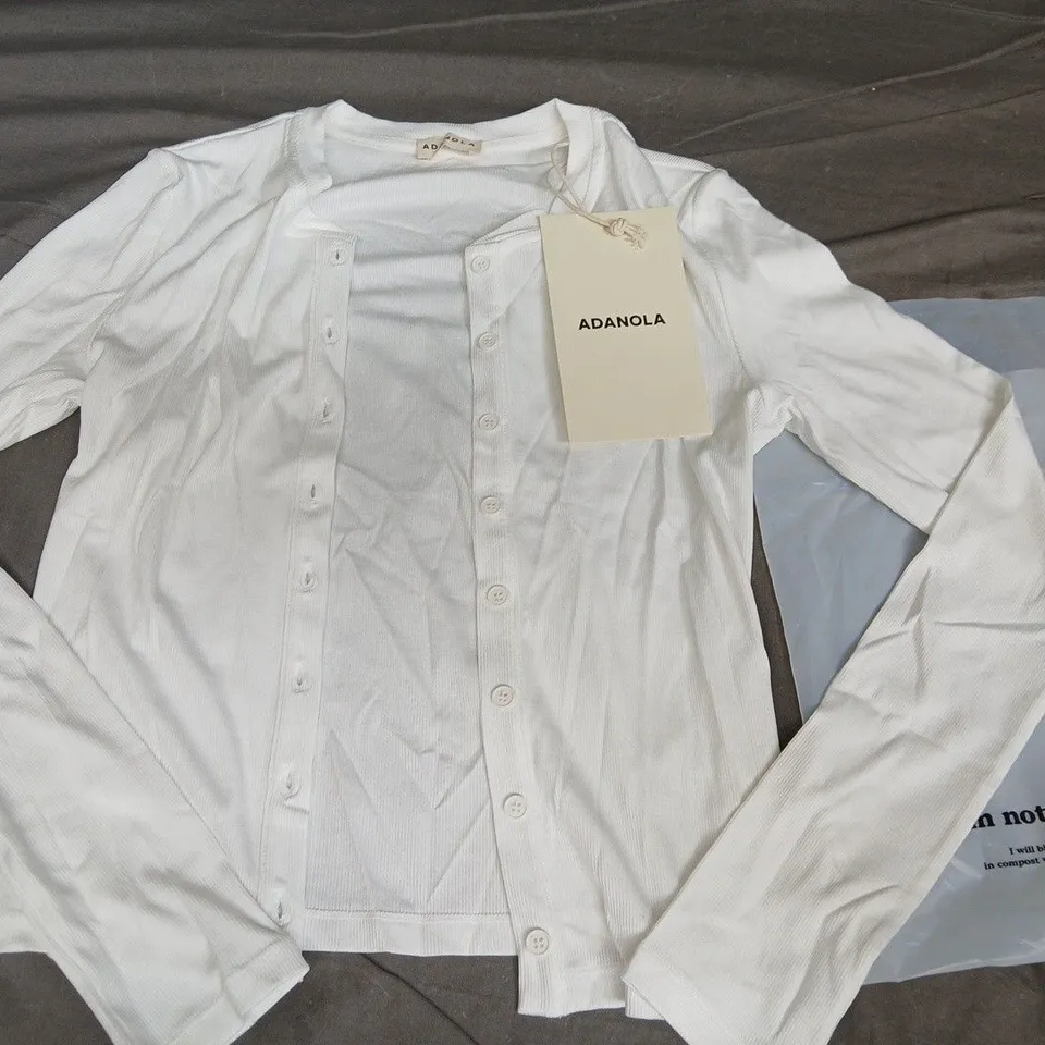 ADANOLA LONG SLEEVE BUTTON UP WHITE TOP - M