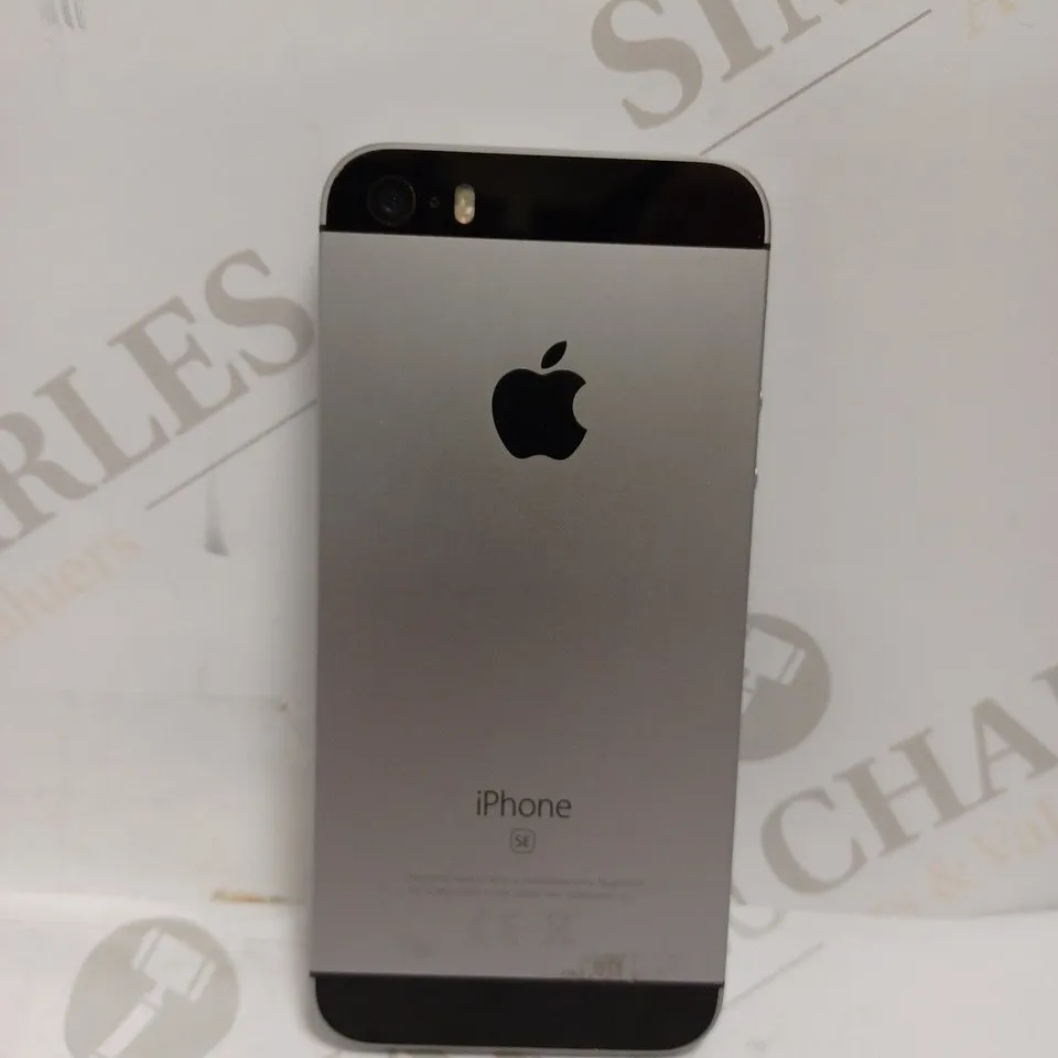 APPLE IPHONE SE (1ST GENERATION) - SILVER 