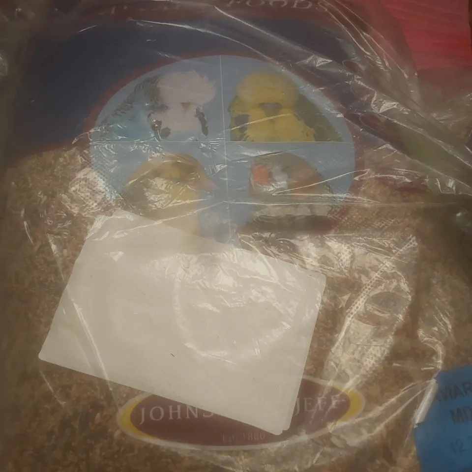 PALLET TO CONTAIN A LARGE QUANTITY OF BAGGED PET FOOD FOR VARIOUS TYPES OF ANIMALS