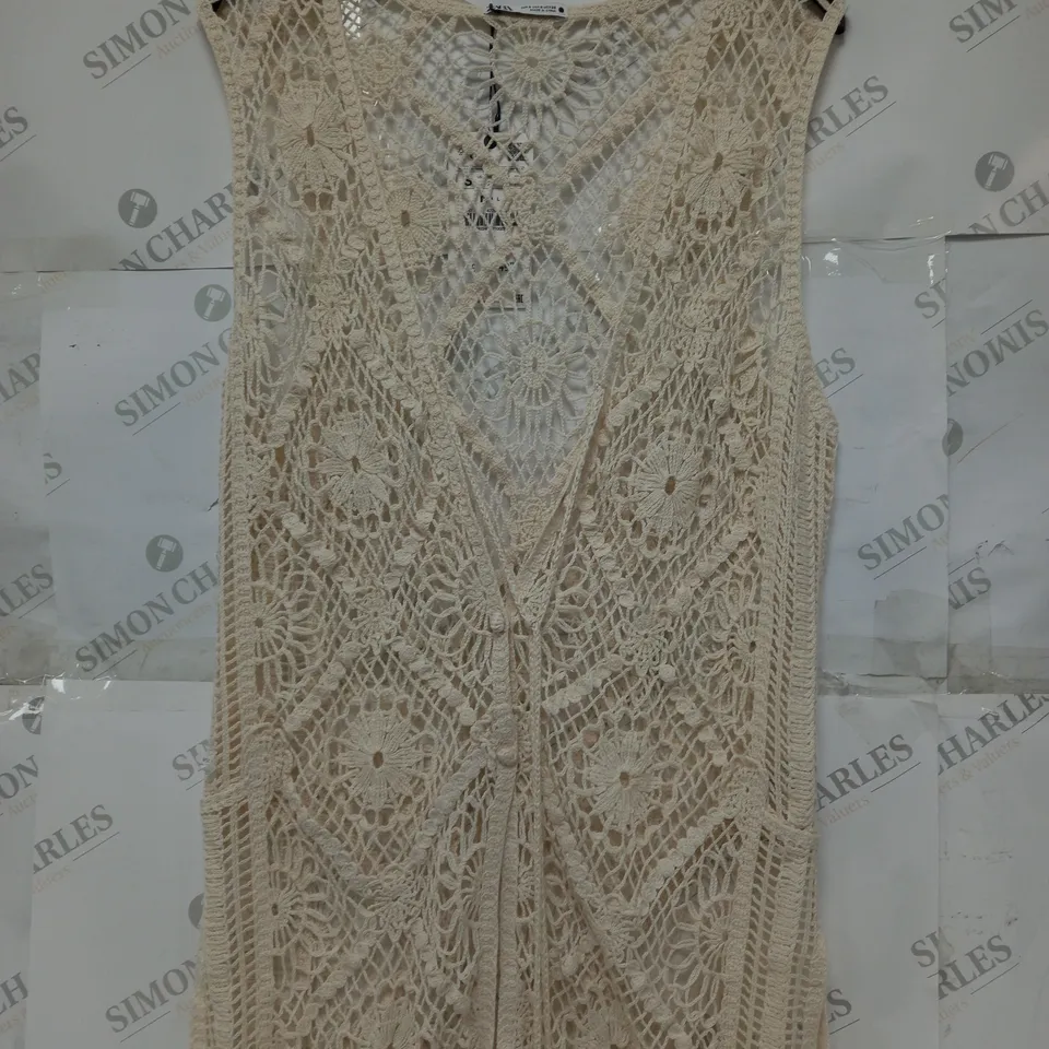ZARA FLORAL MESH DRESS IN WHITE - SMALL